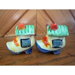 Vintage Japan Old Mother Hubbard Shoe Salt & Pepper Shakers MCM